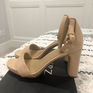 Nude heeled sandals SIZE 8